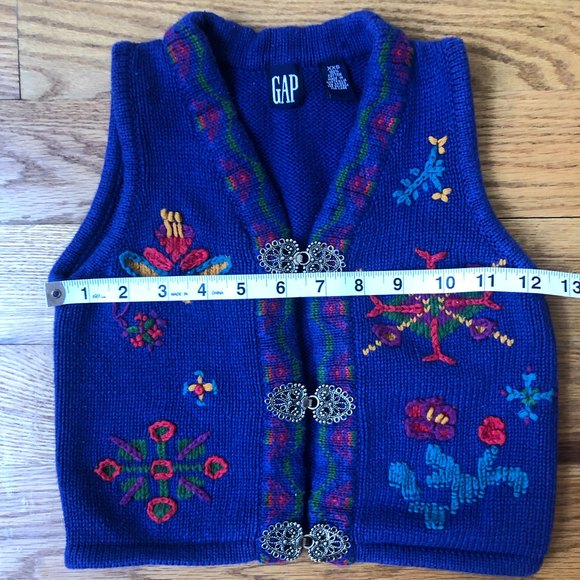 VINTAGE GAP 90s unique grannycore knit embroidered vest w/ ornate clasps | XXS - Picture 6 of 8